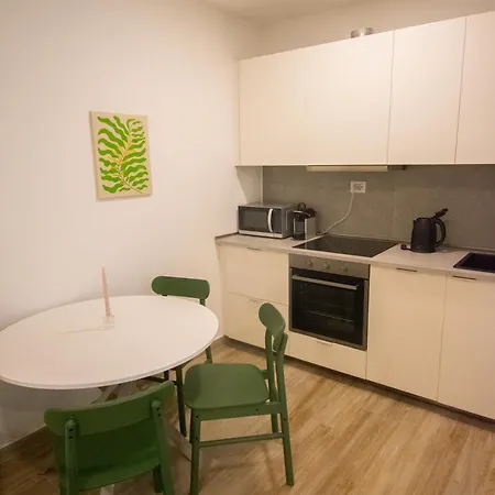 Meda's House - Cozy Modern Flat Apartment Milan