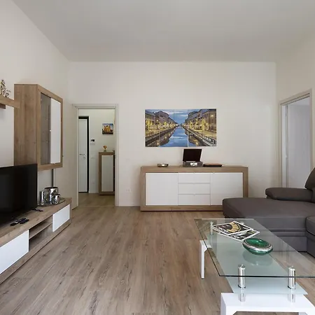 5 Minuti Martesana Elegante Apartament