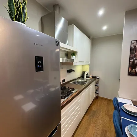 Apartament Guestartdeco Sempione 32 *