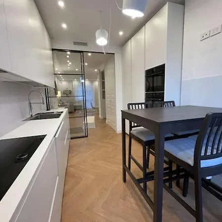Apartment Esclusivo Apt Design Fashion-district Foppa 49a - Parking