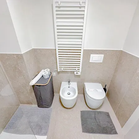 Menotti 11 - 15 Min Dal Duomo *