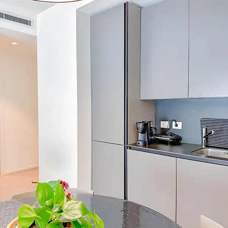 Menotti 11 - 15 Min Dal Duomo Apartment Milan