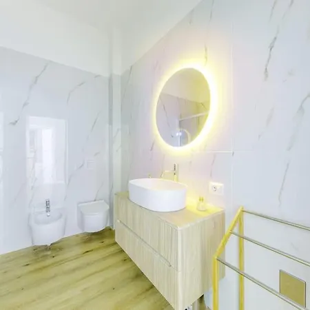 Apartment Duomo Deluxe - Bilocale Moderno - Metro - Wi-f Milan
