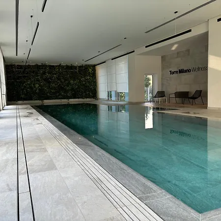 Torre Skyview Gym Pool & Rooftop Appartamento Milano