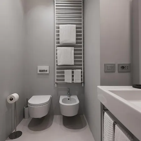 Fifty Eight Duomo Two Bedrooms דירה מילאנו