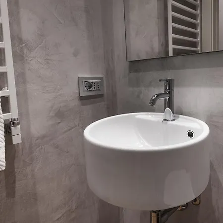 Fifty Eight Duomo Two Bedrooms * Milano
