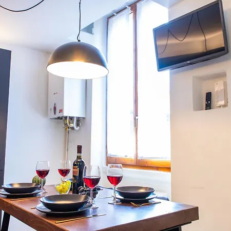 Prada District Elegant - 20 Min To Duomo Di Apartmán *