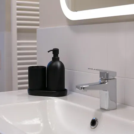 Dreams Exclusive With Terrace - Free Parking - M1 Station - Near Center Apartment Milan