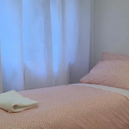 Modern With Balcony And Free Parking Close To The Metro Milan