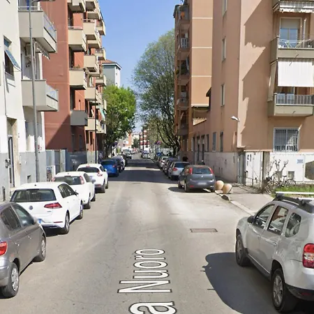 Modern With Balcony And Free Parking Close To The Metro