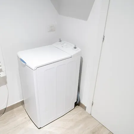 Cinema Station - 10 Mins Citycenter Apartment