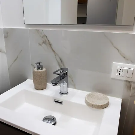 Apartament Borgo Milanese - Bocconi 15 Minuti Mediolan