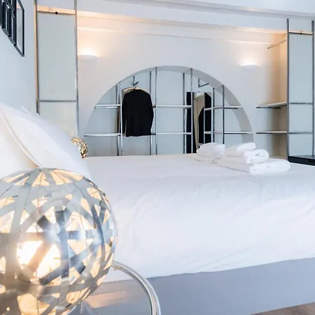 Daire Eleganza Design Corso Porta Garibaldi - 80 Mq