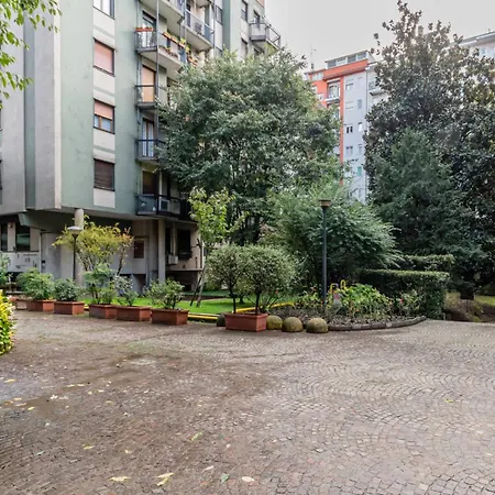 Homeby, Casa Giulia Apartment Milan