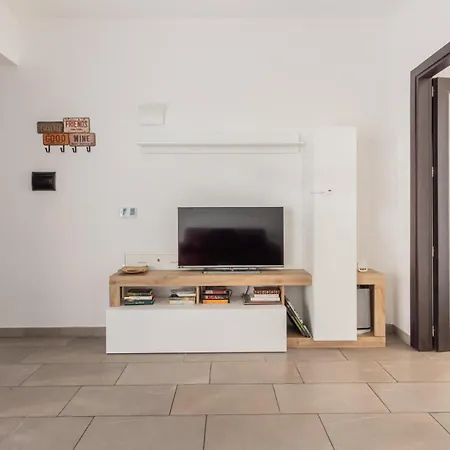 Homeby, Casa Marta Apartment *