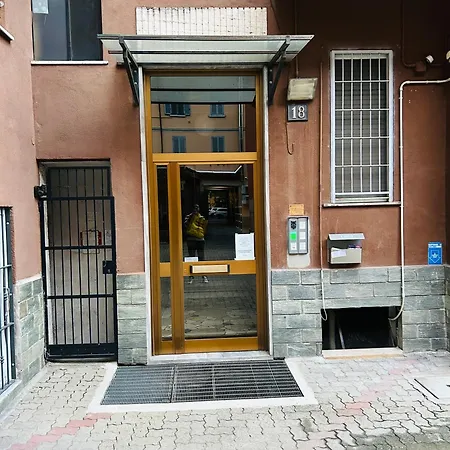 Chiara 18 - M4 Metro Blu Appartement