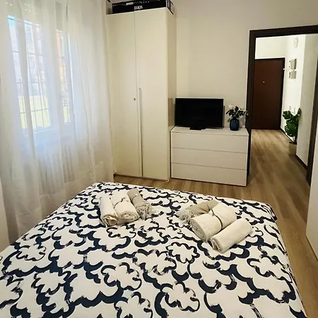 Chiara 18 - M4 Metro Blu Appartement