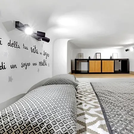 Apartment Perugino 16 A Pochissimi Minuti Dal Duomo Di Mailand