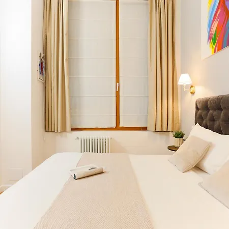 The Rent - Comfortable One-bedroom In The Crocetta Area Apartment