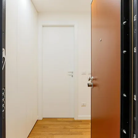 The Rent - Comfortable One-bedroom In The Crocetta Area *