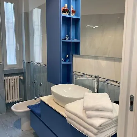 Apartment Casa Washington, Corso Vercelli, Citylife, Milan