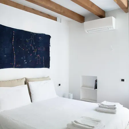 Wprelais Palm Fronds 公寓 *