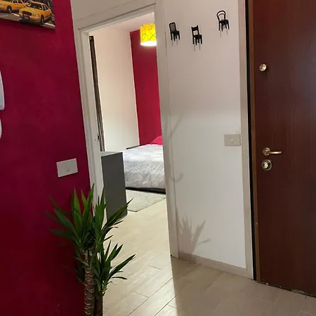 The Red Apartment2 Bed & Breakfast