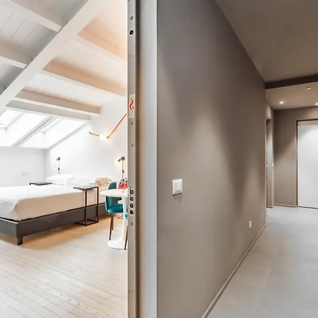 Welcome To The Center Of * Milan