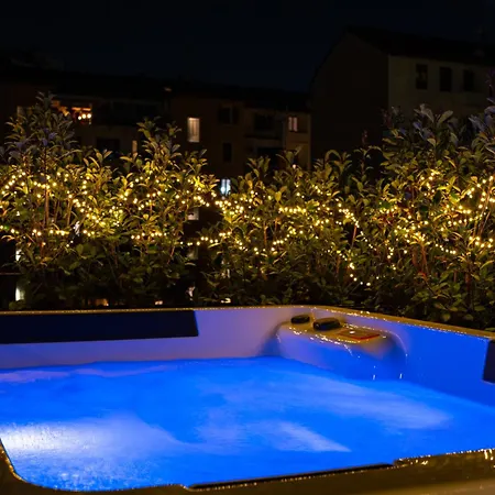 Modigliani Terrace Jacuzzi Golden House * Milánó