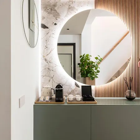 Modigliani Terrace Jacuzzi Golden House Apartman