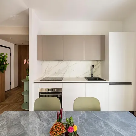 Appartement Modigliani Terrace Jacuzzi Golden House *