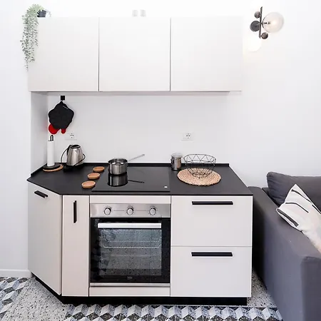 Aria House Apartment *