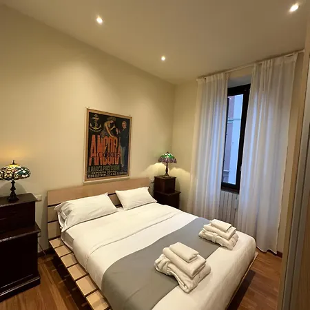 First Moon-emme Loft Apartman