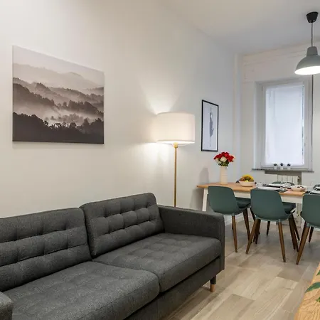 Caracciolo, 28 - Ampio Per 5, Posizione Perfetta *