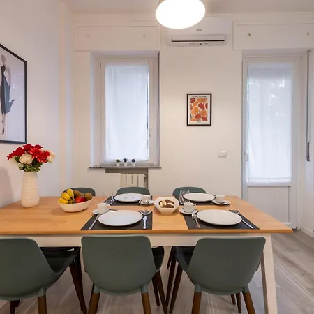 Caracciolo, 28 - Ampio Per 5, Posizione Perfetta * Milánó