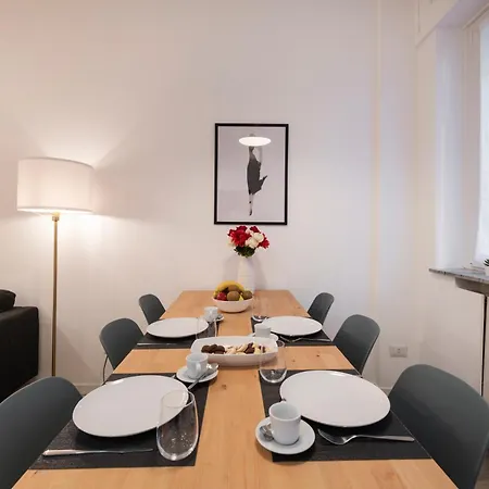 Caracciolo, 28 - Ampio Per 5, Posizione Perfetta Milánó