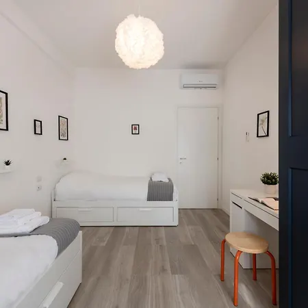 Caracciolo, 28 - Ampio Per 5, Posizione Perfetta * Milaan