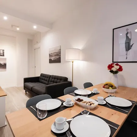 Appartement Caracciolo, 28 - Ampio Per 5, Posizione Perfetta *