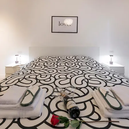 Caracciolo, 28 - Ampio Per 5, Posizione Perfetta * Milaan