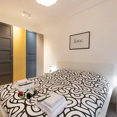 Caracciolo, 28 - Ampio Per 5, Posizione Perfetta *