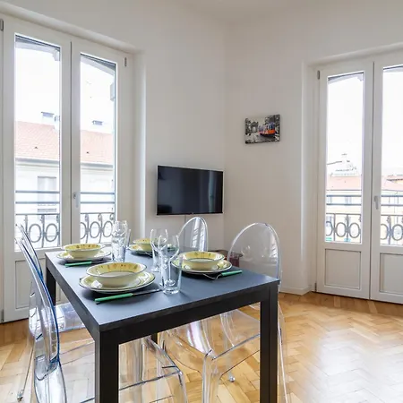 In Historic Building- Porta Venezia * Milaan