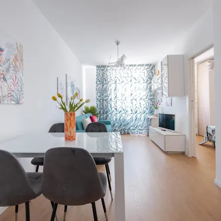 Comfortable Two-room In Milan