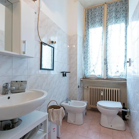 I Host - Sacconi 6 米兰