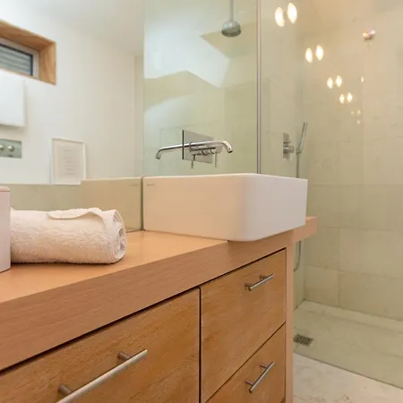 White And Brown Exclusive Loft With Terrace - Free Parking - M2 Station *