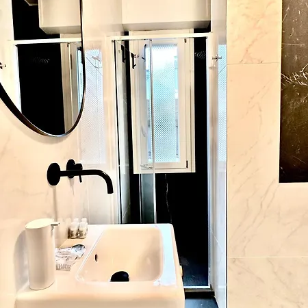 Casa Angelo Design Flat - Milan, Porta Venezia, 3 Metro Stops Duomo 아파트