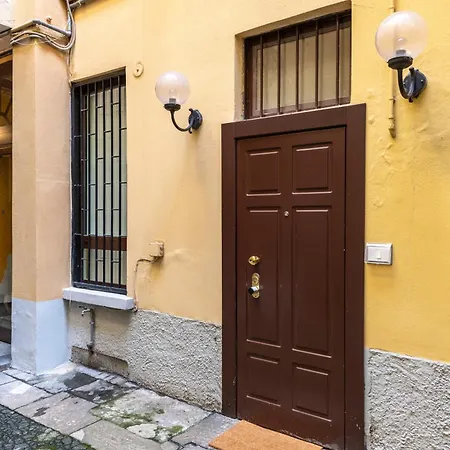 Pontaccio, 4 - In The Art District Apartment
