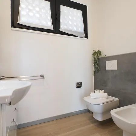 Apartament Primopiano - Tajani Mediolan