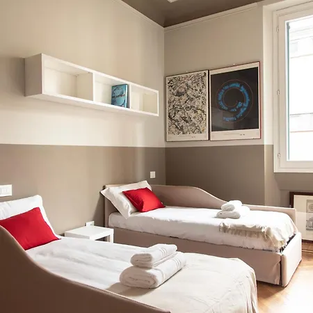 Youhosty - Chinatown Bright And Luxury * Mailand