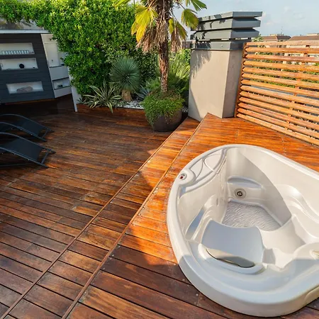 Fiftyfive-one Zuretti Aparthotel *