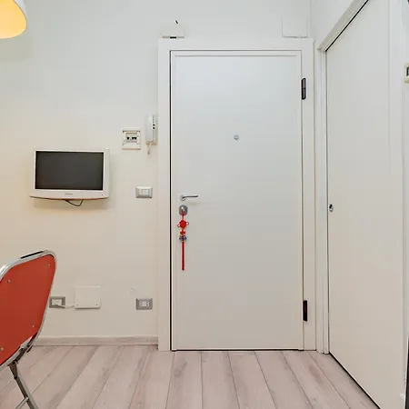 Vintage Gem - 8 Min Duomo Милан